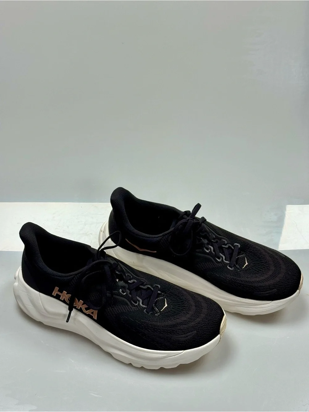 HOKA Arahi 6 Women’s 11B Black White Rose Gold Stability Running Shoes